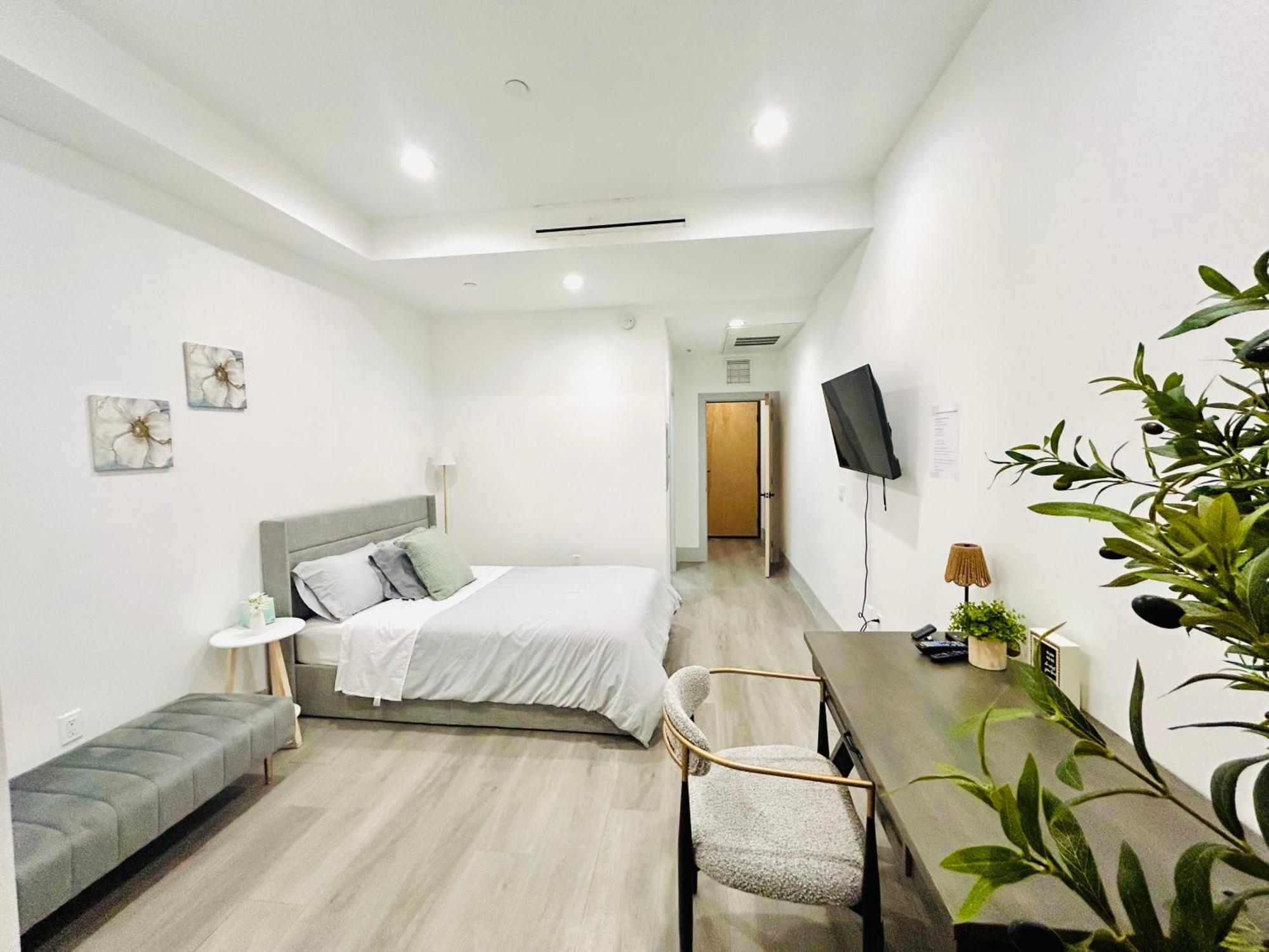 New Lux Skyline Loft In La — Photos 2